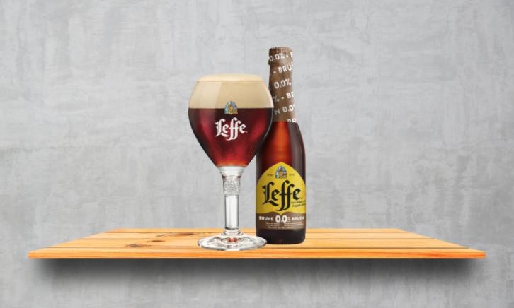 Leffe Bruin flesje en glas Leffe Bruin flesje en glas